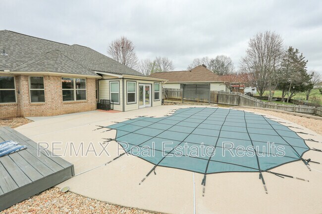 Building Photo - 57 Taylor Dr