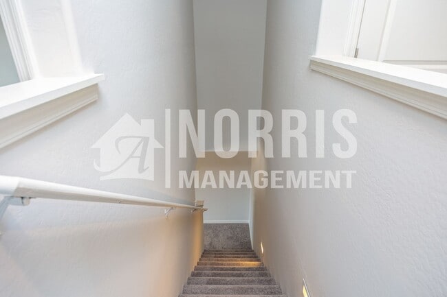 Building Photo - MOVE-IN SPECIAL: Large Home in Coolidge