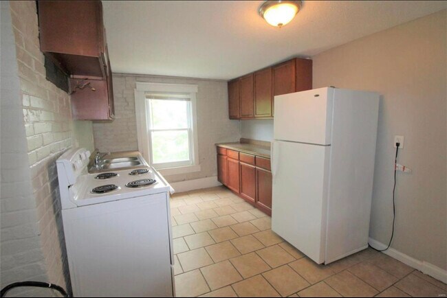 Building Photo - 3016 California Ave