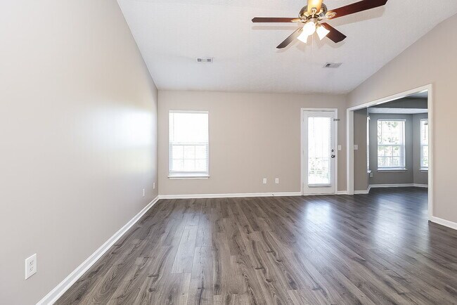 Building Photo - 5011 Deer Creek Ct