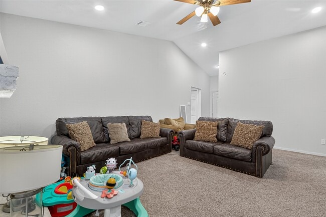 Building Photo - 2606 Owens Cross Dr