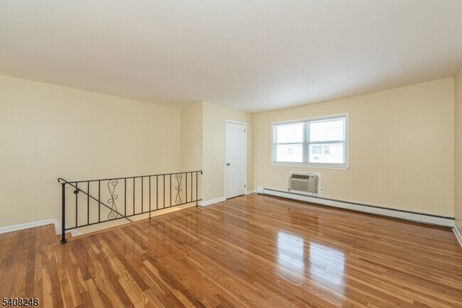 Building Photo - 20 Halsey Ave