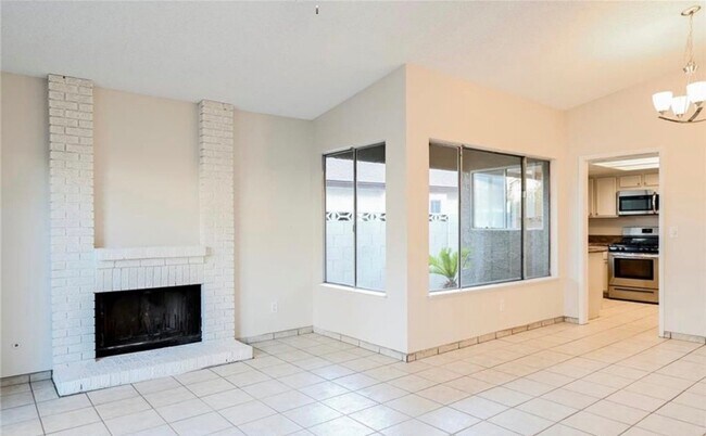 Building Photo - 3100 N Tenaya Wy