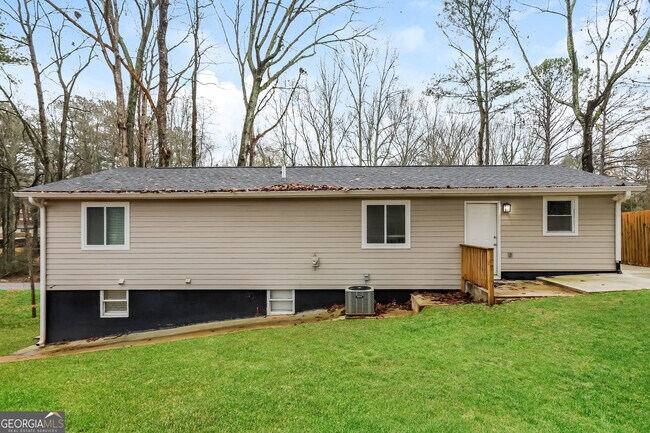 Building Photo - 3539 Meadowview Dr