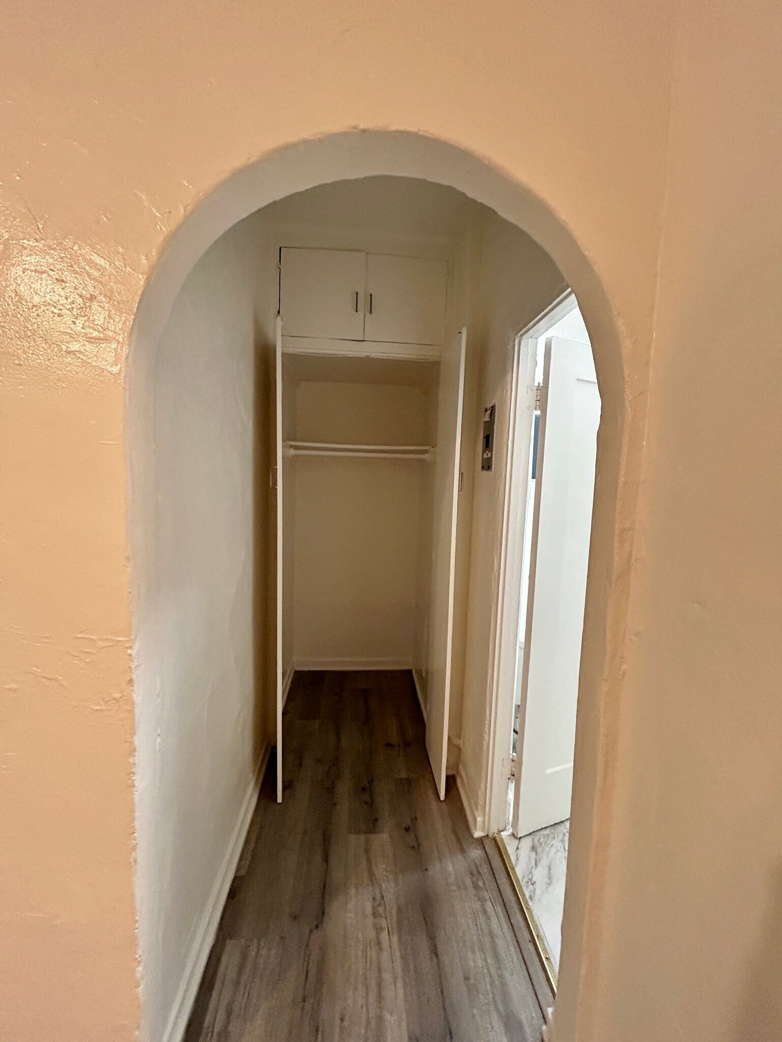 Building Photo - 808 N Poinsettia Pl