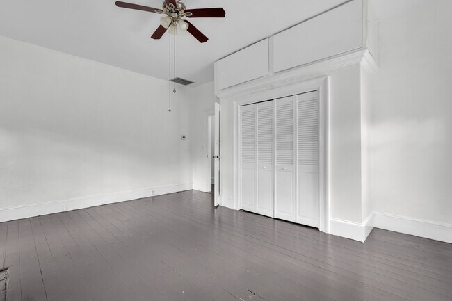 Building Photo - Savannah