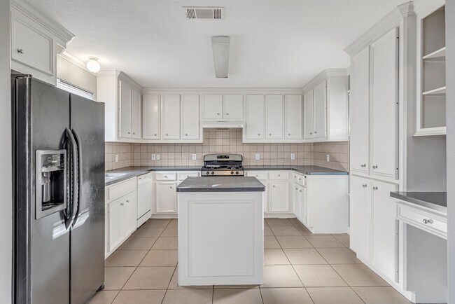 Building Photo - 1802 Eubanks St