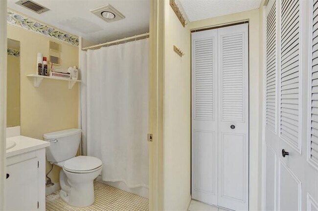 Building Photo - 9311 Orange Grove Dr