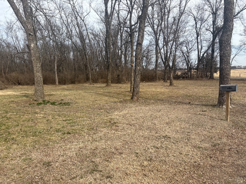 Building Photo - 694 E 400 Hwy