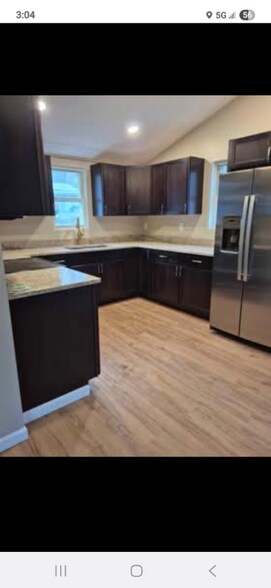 Primary Photo - 145 Cottage Ave