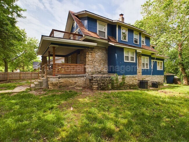 Building Photo - 5218 Highland Ave