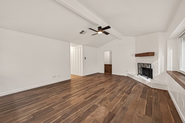 Building Photo - 5347 Lincoln Green Dr