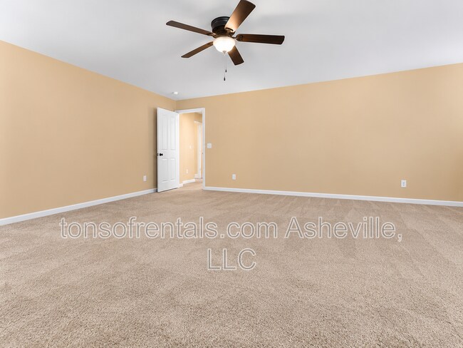 Building Photo - 141 Wheatfield Rd