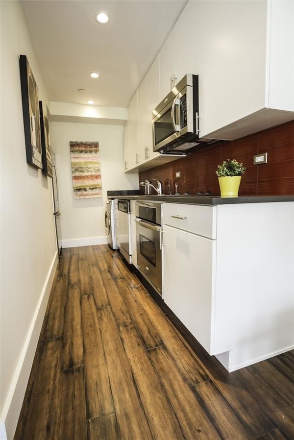 Building Photo - 809 Ninth Avenue