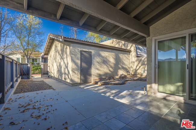 Building Photo - 2830 Lakeridge Ln