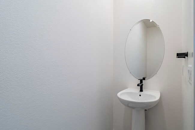 Building Photo - 9037 Summit Ln