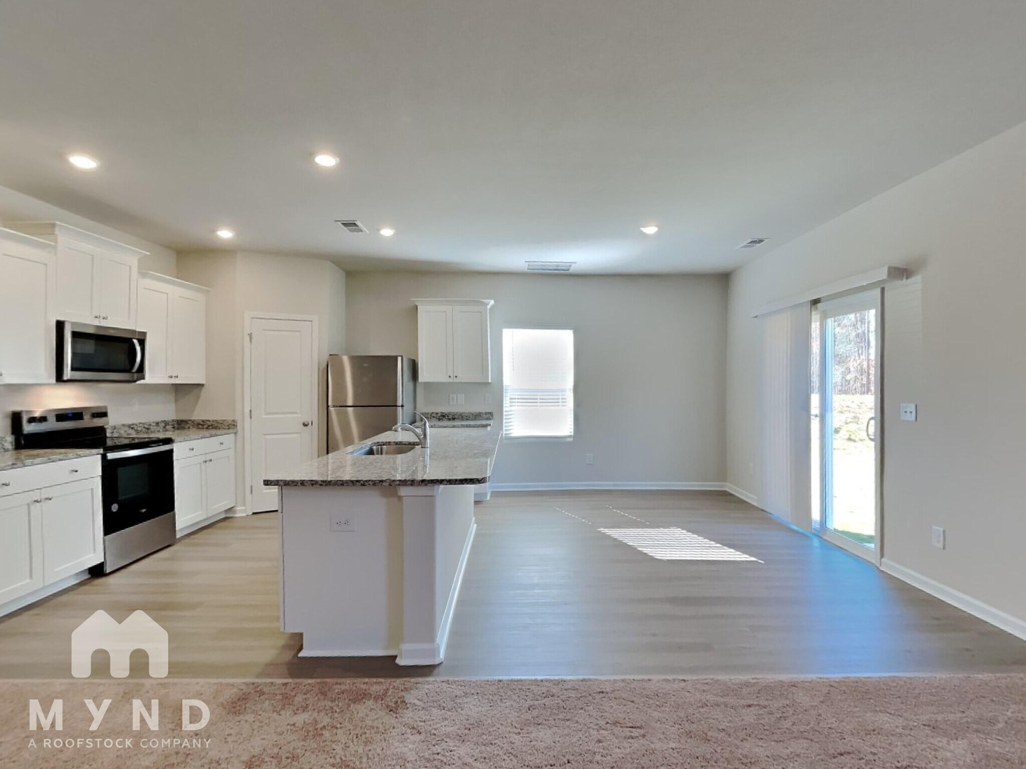 Building Photo - 299 New Villas St