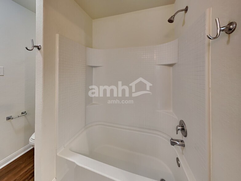 Building Photo - 7559 Bowdre