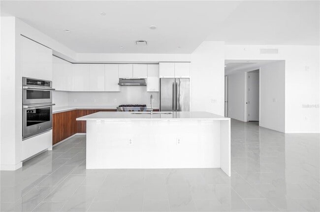 Building Photo - 400 Central Ave