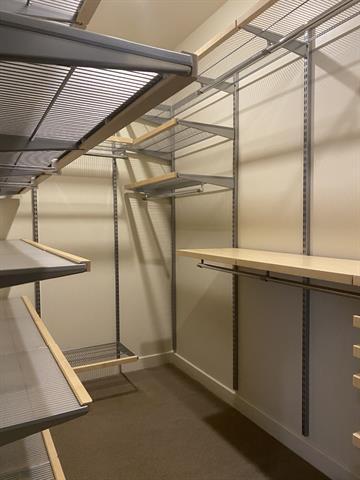 Building Photo - 2600 W 7th St