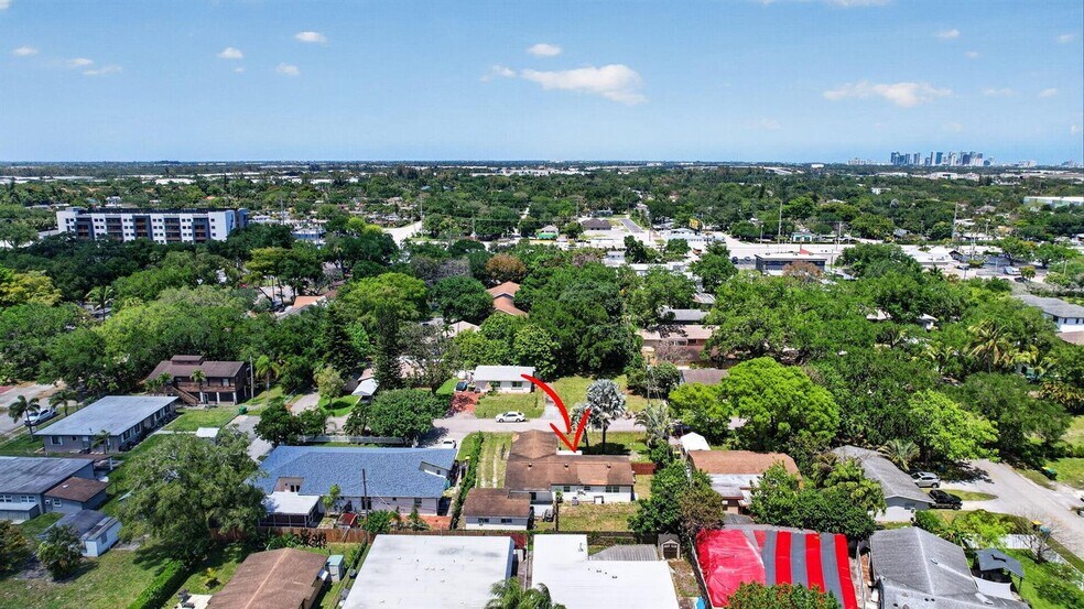 Building Photo - 2630 SW 49th Ct