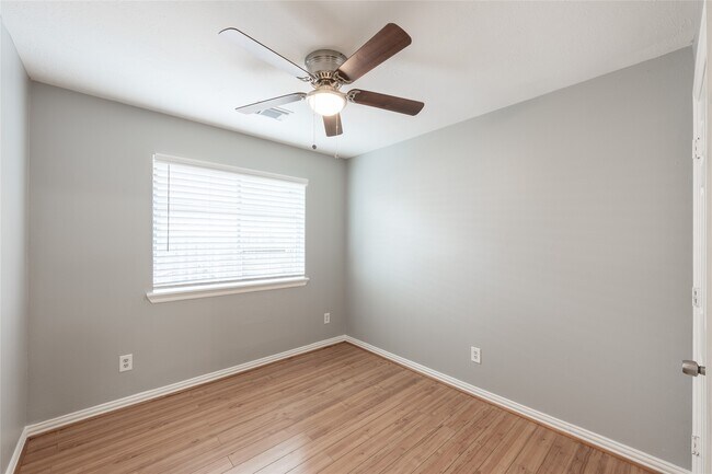 Building Photo - 6307 Pleasant Stream Dr