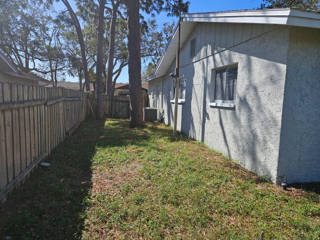 Building Photo - Updated 4 Bedroom Home in Seminole