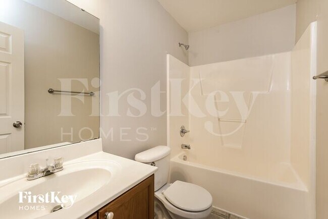 Building Photo - 1050 Spruce Garden Dr