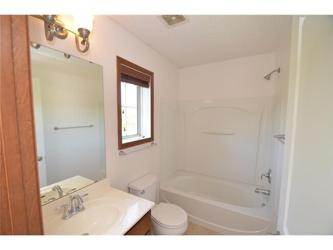 Building Photo - 15661 60th Ave N