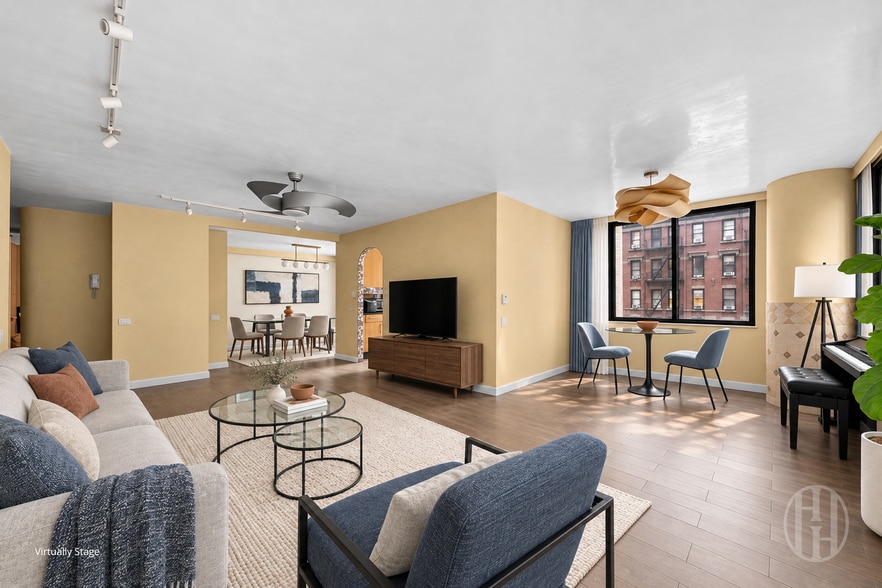 Building Photo - 255 E 49th St