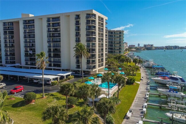 Building Photo - 690 Island Way