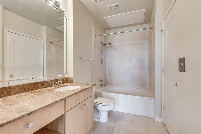 Building Photo - 3225 Turtle Creek Blvd
