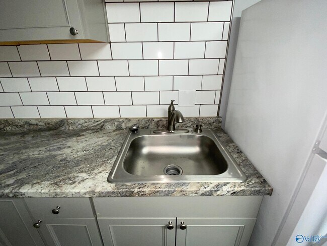 Building Photo - 2940 Hood Rd SW