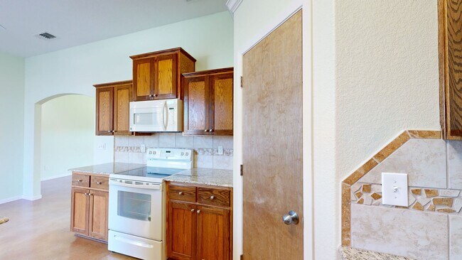 Building Photo - GORGEOUS HOME IN NOLANVILLE CLOSE TO FORT ...
