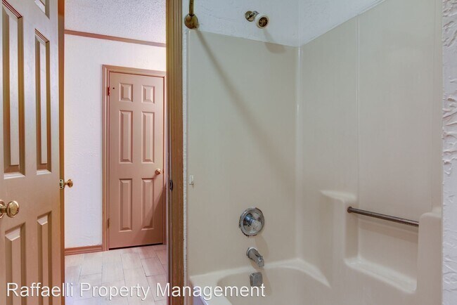 Building Photo - 2 br, 1.5 bath House - 6216 Gould Pl