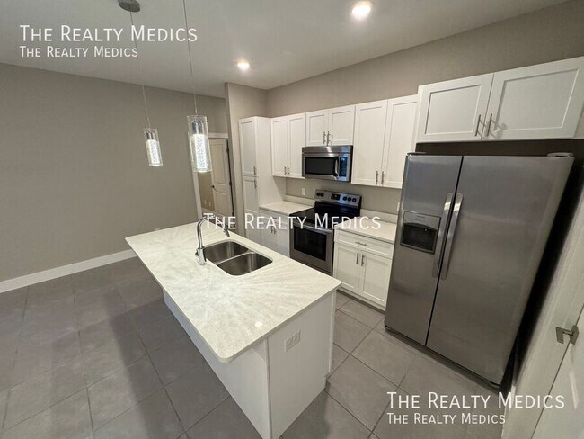 Building Photo - 119 Lily Ln