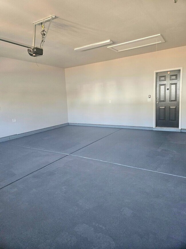 Building Photo - Stunning 3 Bedroom Home in Nexton~