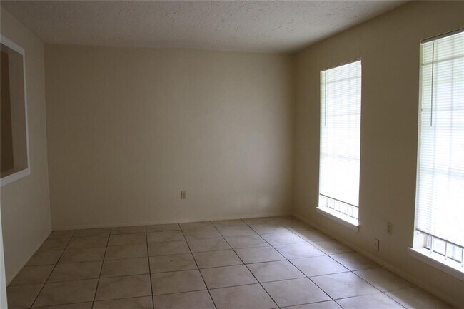 Building Photo - 11206 Hendon Ln