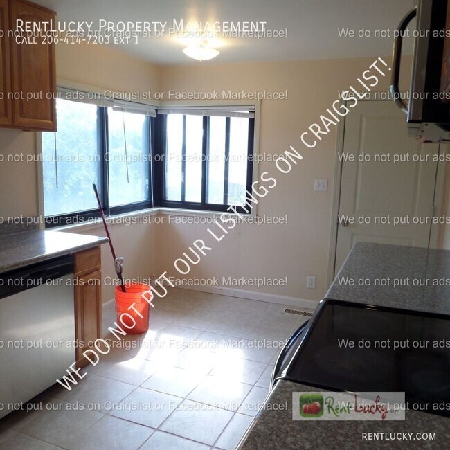 Building Photo - 1700 S 220th St