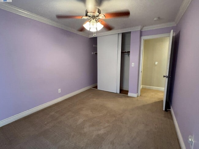 Building Photo - 4359 Oakdale Pl