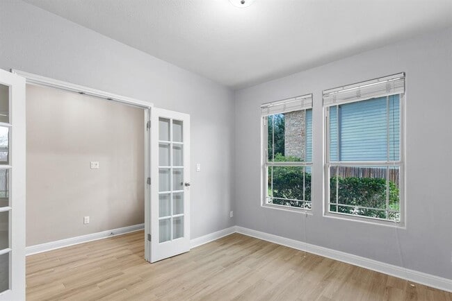 Building Photo - 10824 Dinah Dr