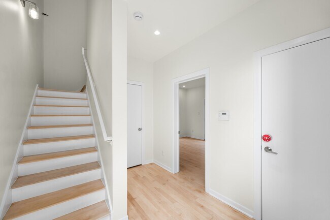 Building Photo - 5632 Kiam St