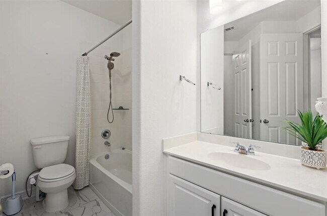 Building Photo - 13525 Emerald Mallard Dr