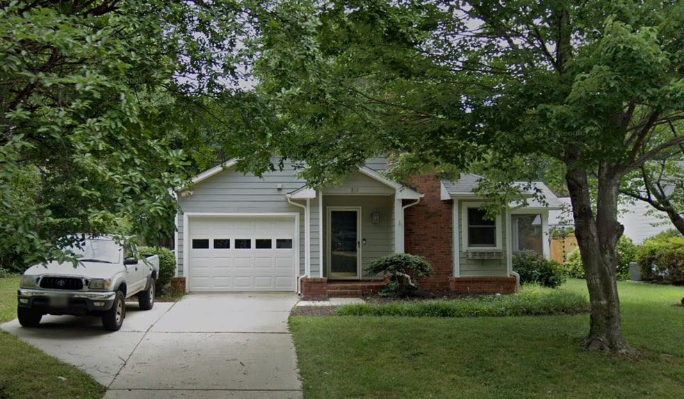 Primary Photo - 810 Mill Creek Ln