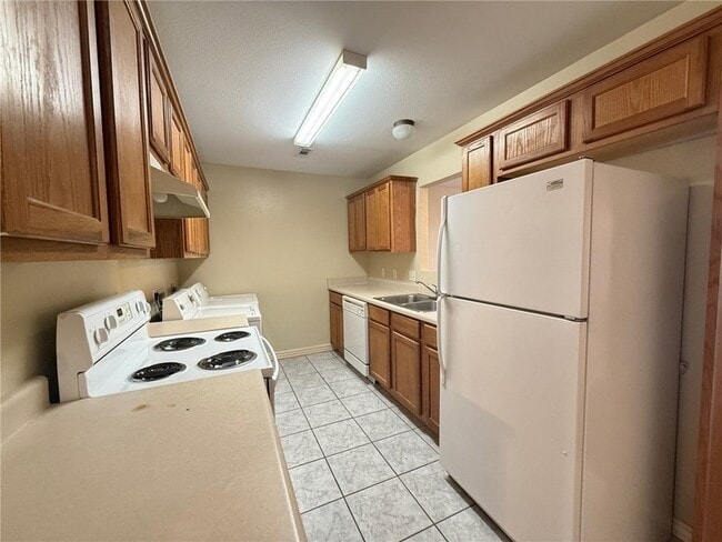 Building Photo - 245 Graystone Cir