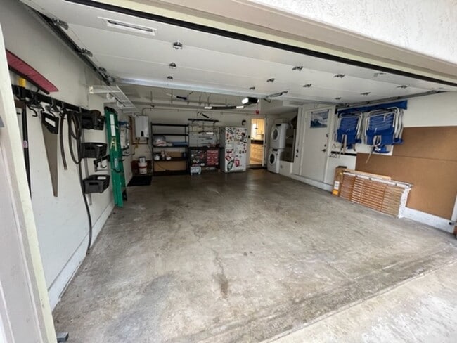 Building Photo - OB Beach House! 3 Bed 2.5 Bath A Block Fro...