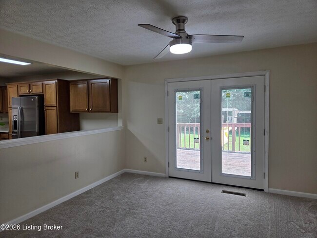 Building Photo - 4204 Holly Tree Dr