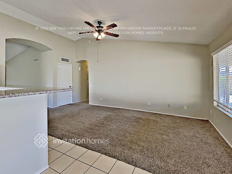 Building Photo - 3226 W Ross Ave