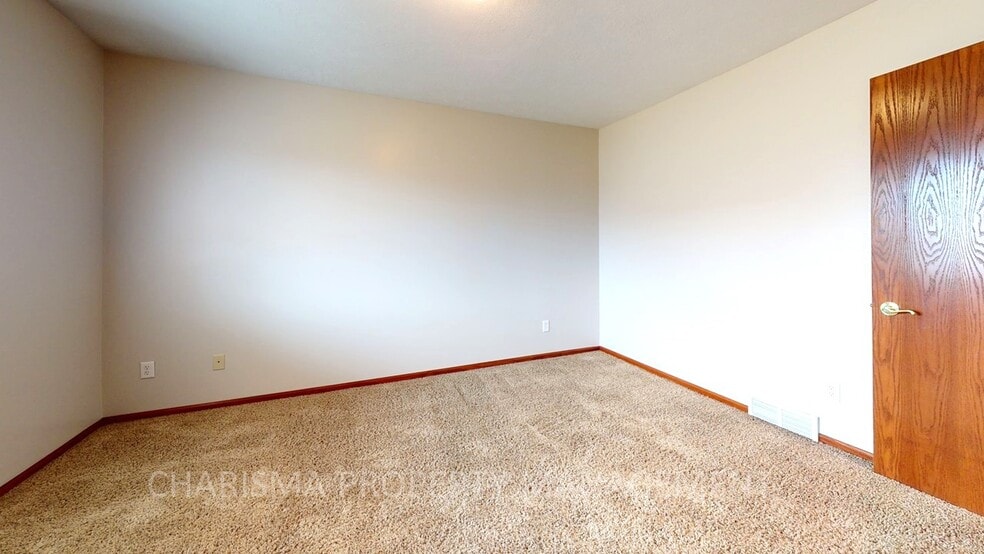 Building Photo - 304 Harvest Trl