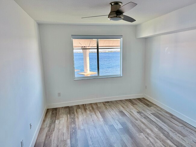 Building Photo - 415 NW Flagler Ave